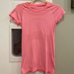 Lululemon Swiftly Tech Short Sleeve size 4